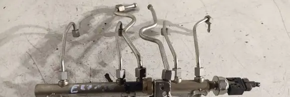 BMW 1 E81 E87 Fuel main line pipe 7537319