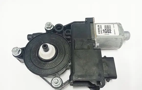 Hyundai i20 (GB IB) Front door window regulator motor 82401C8020