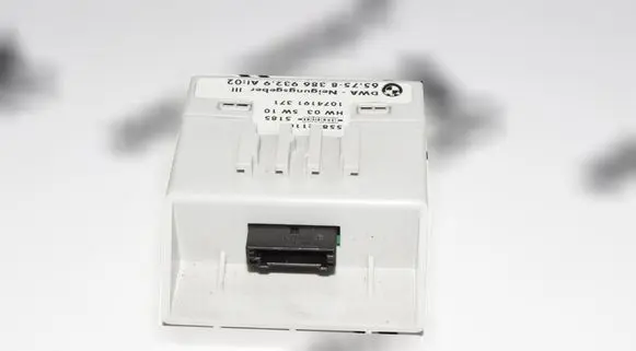 BMW 5 E39 Yaw turn rate sensor 8386932
