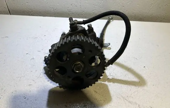 Opel Astra J Fuel injection high pressure pump 55586500 00910