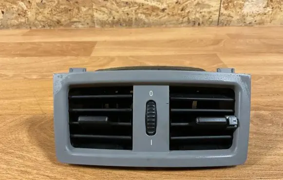BMW 5 E60 E61 Rear air vent grill 6932023 14121810 6932024