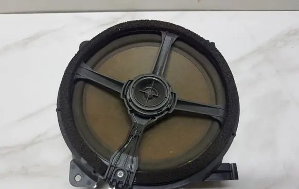 Volvo S60 Parcel shelf speaker 8633574
