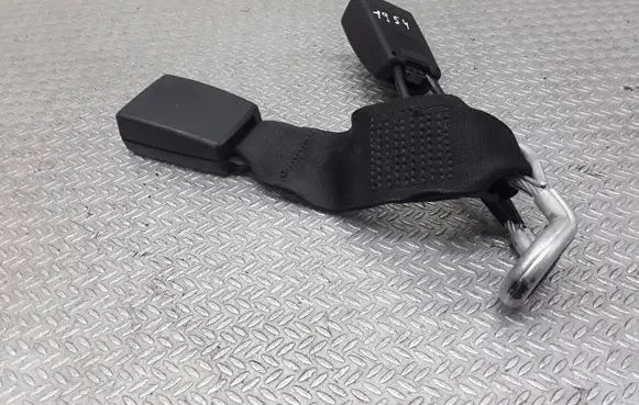 Mercedes-Benz S W220 Rear seatbelt buckle 2208600869