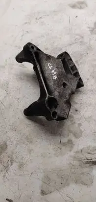 Engine mounting bracket