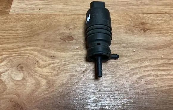 Honda Civic Windscreen/windshield washer pump PA6GB6F30