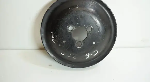 Audi A5 8T 8F Water pump pulley 06E121031B