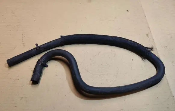 Jeep Cherokee XJ Engine coolant pipe/hose