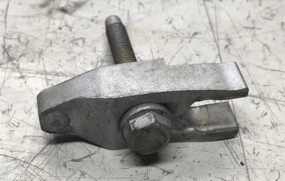 Opel Zafira C Fuel Injector clamp holder 78284 1189834