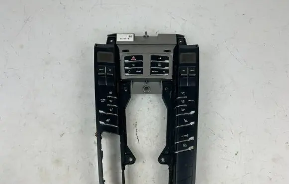 Head unit multimedia control