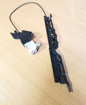 Audi A6 S6 C6 4F Glove box lock 