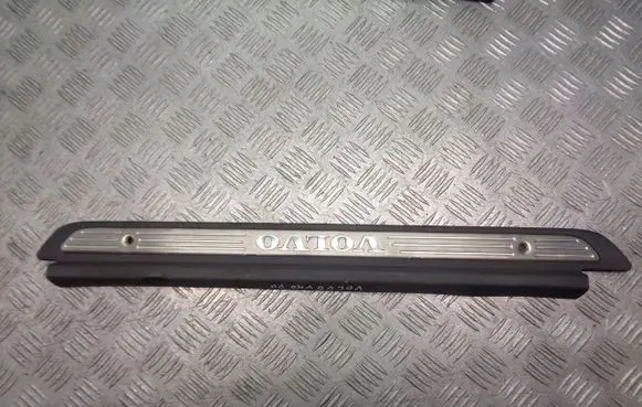 Volvo S40 Front sill (body part) 
