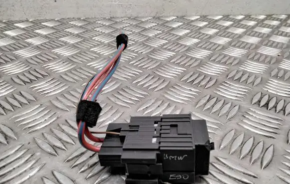 BMW 3 E90 E91 Other relay 690146901