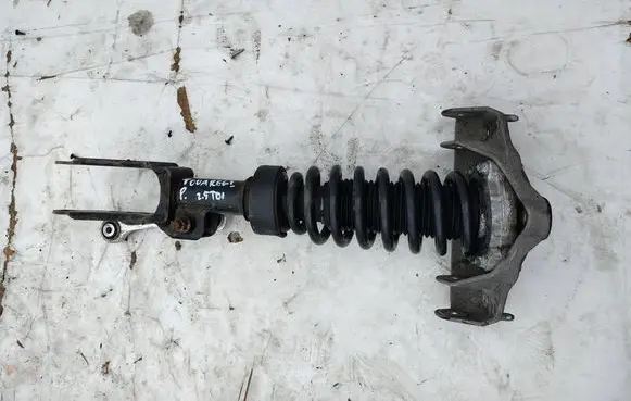 Volkswagen Touareg I Front shock absorber with coil spring