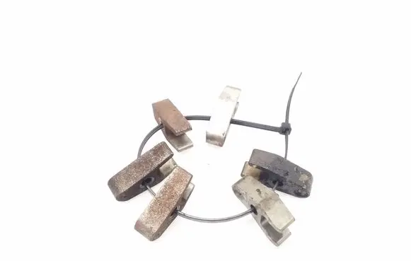 Mercedes-Benz C W204 Fuel Injector clamp holder