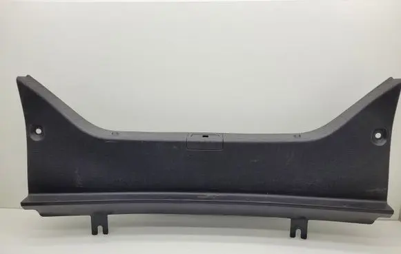 Trunk/boot sill cover protection