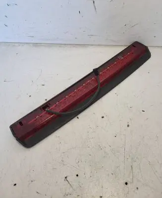 BMW 5 E39 Third/center stoplight 8362297