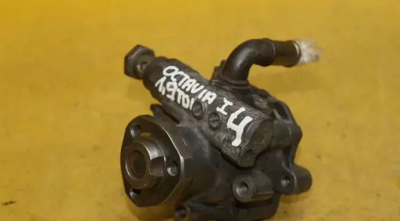 Skoda Octavia Mk1 (1U) Power steering pump 1J0422154A