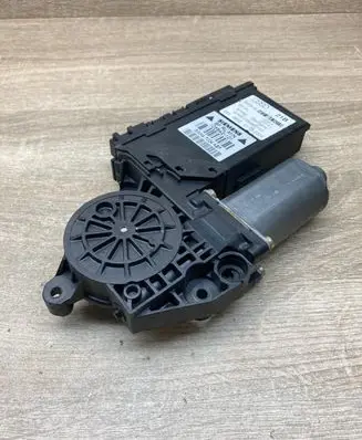 Audi A4 S4 B6 8E 8H Front door window regulator motor 8E2959801B 5WK47004ABF