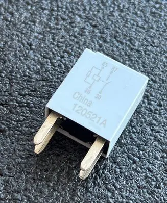 Chevrolet Volt I Other relay 13361776 120521A