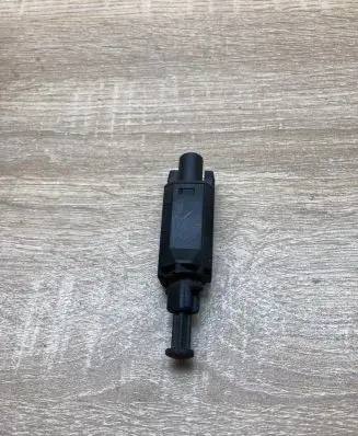 Volkswagen PASSAT B3 Brake pedal sensor switch 191945515B