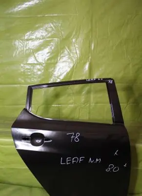 Nissan Leaf II (ZE1) Front door 000259