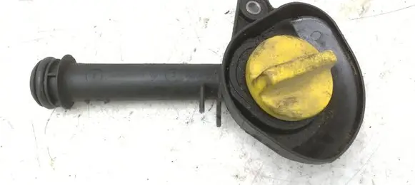 Dacia Sandero Oil filler cap 8200639421