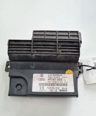 Audi Q7 4L Power management control unit 4F0907280E 4F0910280