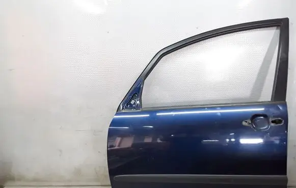 Toyota Corolla Verso E121 Front door