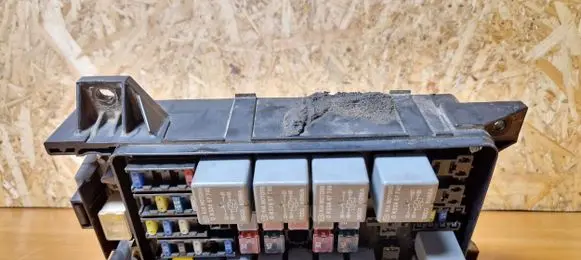 KIA Sorento Fuse module 911603e070