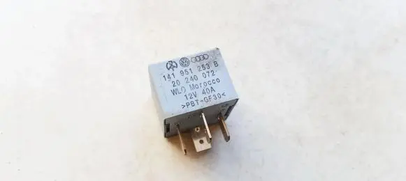 Volkswagen PASSAT B5 Other relay 141951253b 20240072