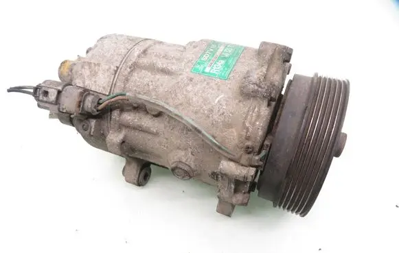 Volkswagen PASSAT B5.5 Air conditioning (A/C) compressor (pump) SD7V16 1J0820803F