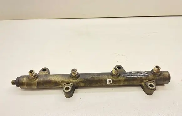 Audi A8 S8 D3 4E Fuel main line pipe 057130089C