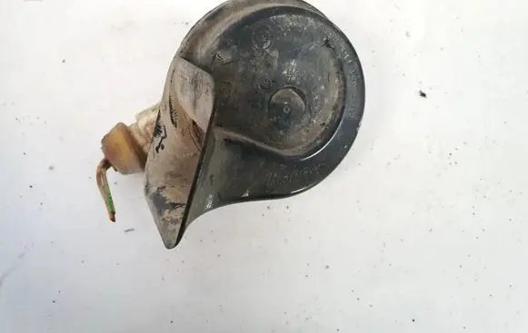 Audi A4 S4 B5 8D Horn signal e9011157
