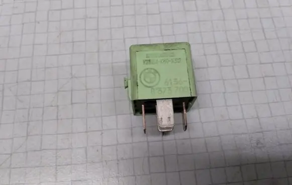 BMW 5 E39 Other relay 61368373700 V23134K59X312