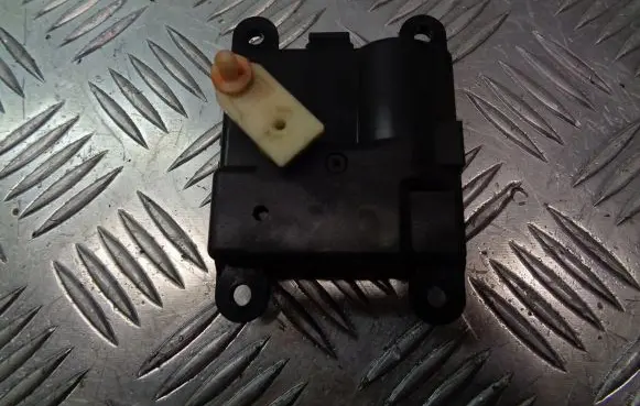 Nissan Primera A/C air flow flap actuator/motor 