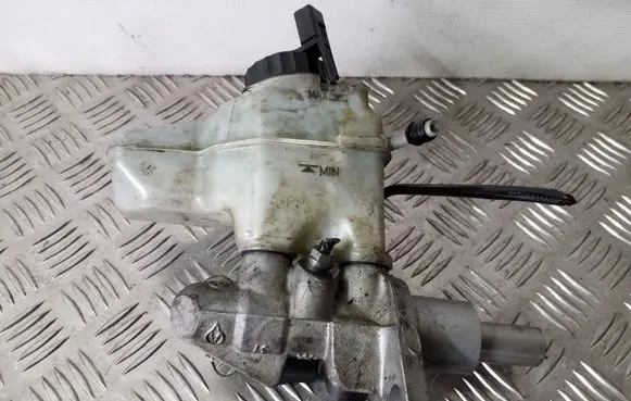 Audi A3 S3 A3 Sportback 8P Master brake cylinder 1K2611301C