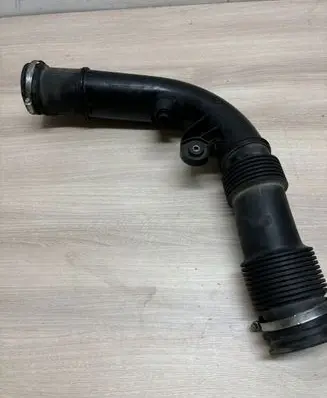 Volvo S90, V90 Turbo air intake inlet pipe/hose 31657341