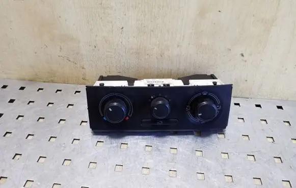 Skoda Fabia Mk2 (5J) Climate control unit 5J0819045