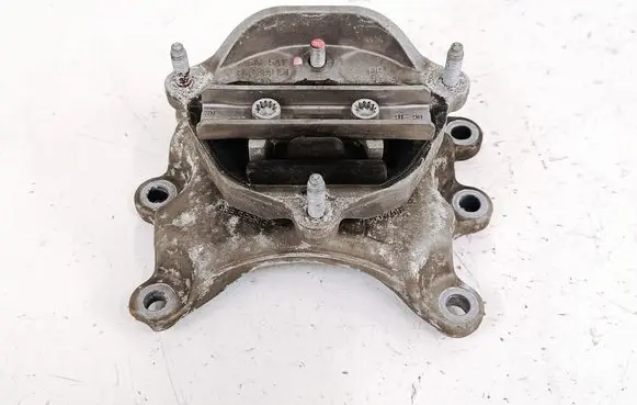 Engine mount bracket