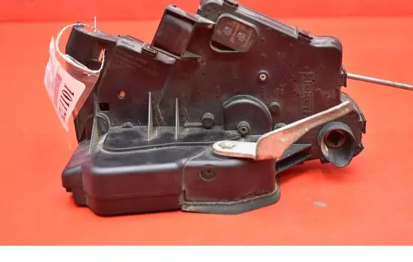 BMW 3 E36 Front door lock 8196031