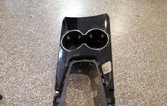 Cup holder front