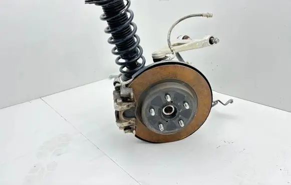 Rear wheel hub spindle/knuckle