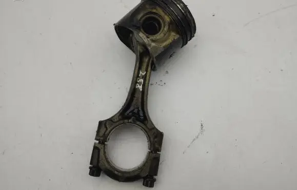 Toyota Corolla Verso AR10 Piston with connecting rod