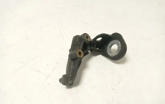 Fender mounting bracket