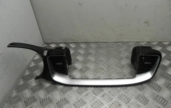 KIA Pro Cee'd III Dash center air vent grill 84740J7AA0