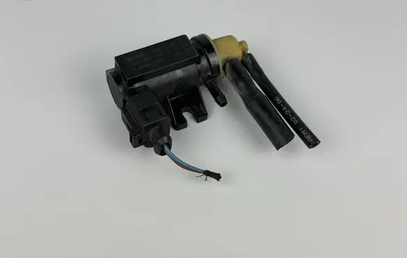 Volkswagen Caddy Turbo solenoid valve 1K0906627A 06T189 70086800