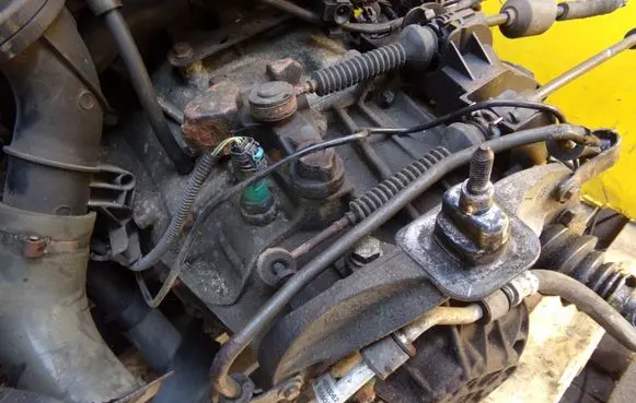 Renault Trafic III (X82) Manual 6 speed gearbox PF6040 31SP33