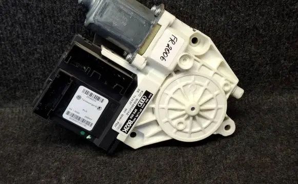 Audi A3 S3 8P Front door window regulator motor 8P0959802K