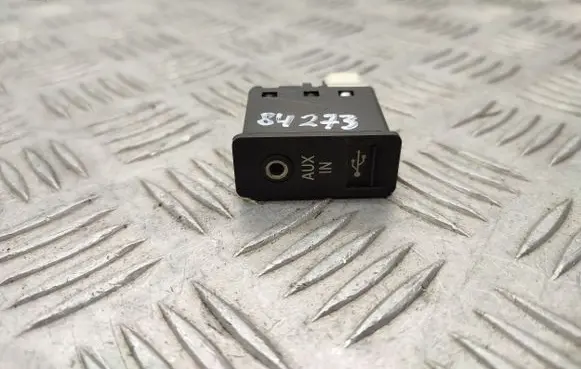 Mini One - Cooper Coupe R56 USB socket connector 9129651