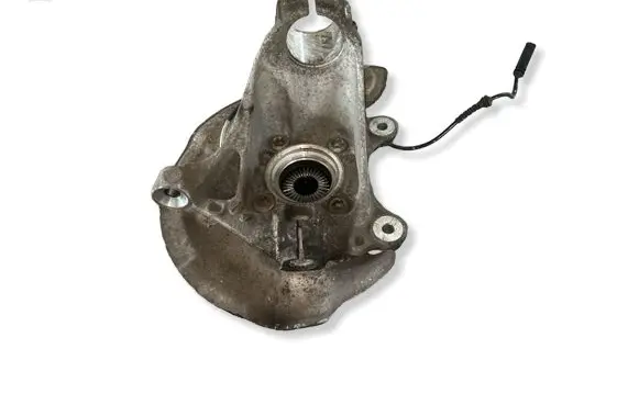 BMW 2 F46 Front wheel hub spindle knuckle 6876645